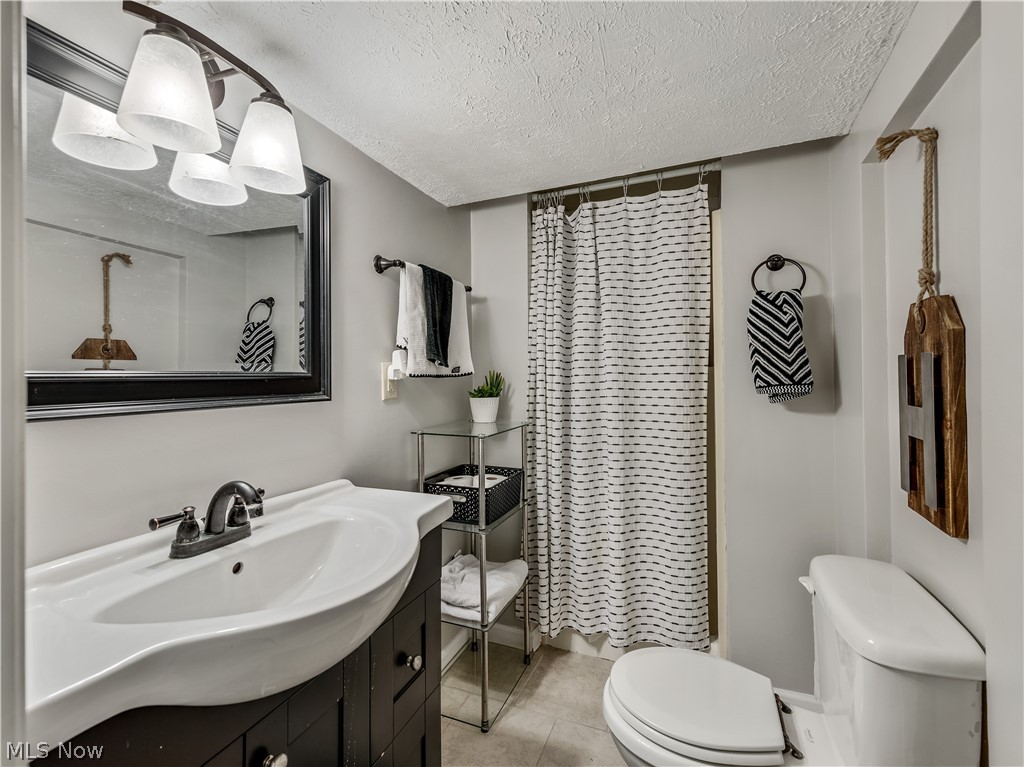 Knob Hill - Residential