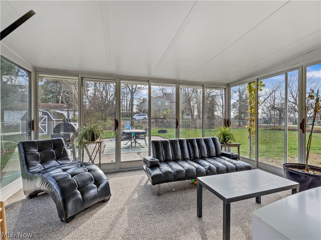 Knob Hill - Residential