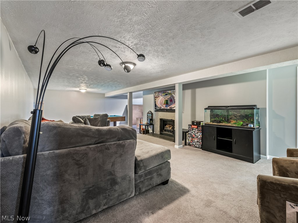 Knob Hill - Residential