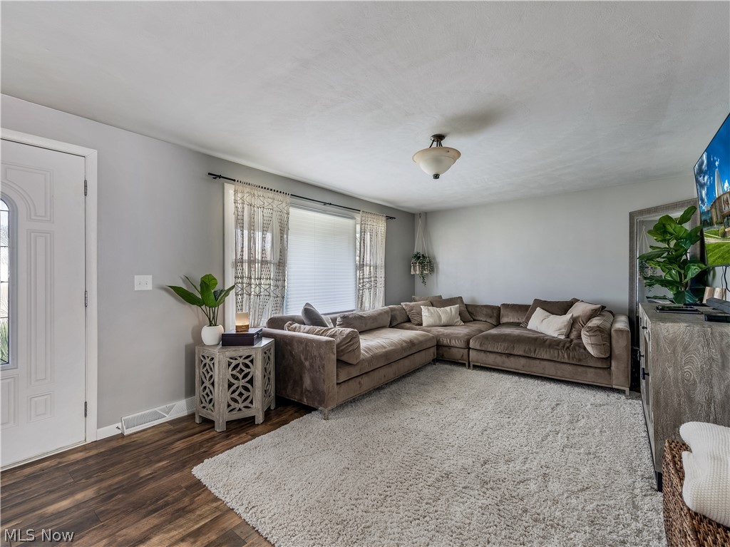 Knob Hill - Residential