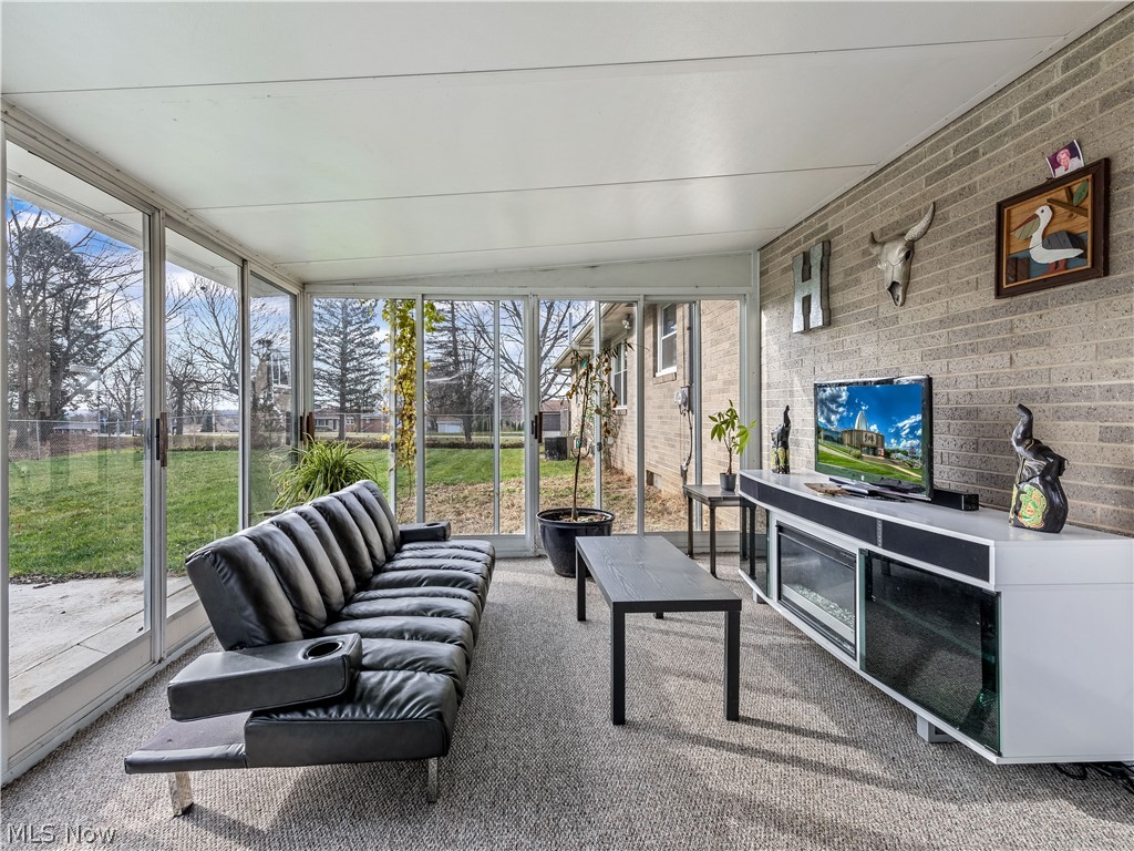 Knob Hill - Residential