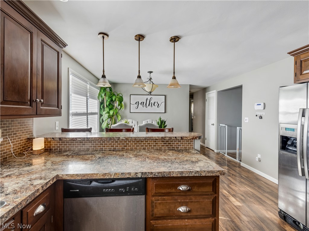 Knob Hill - Residential