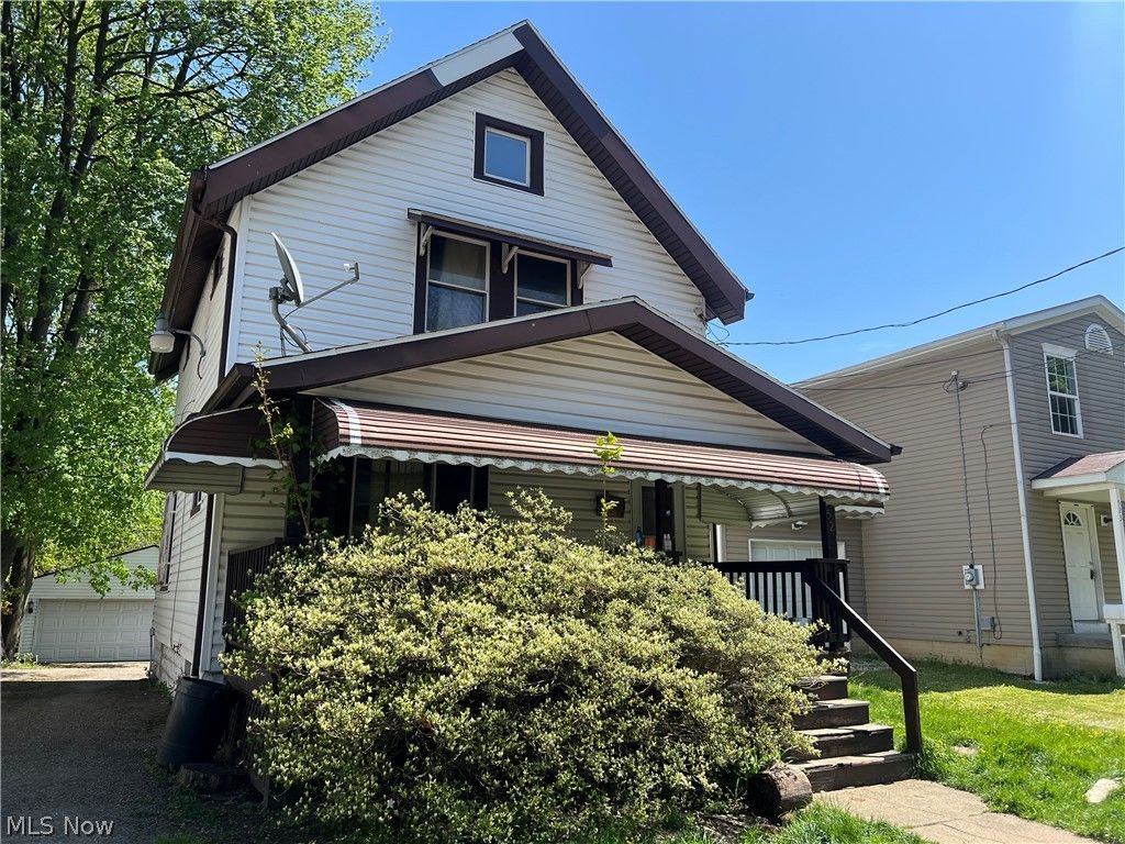 Photo of 521 Elbon Avenue, Akron, OH 44306 (MLS # 5207002)