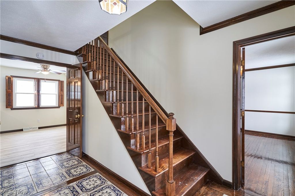 Photo of 8712 Bradford Lane, Brecksville, OH 44141 (MLS # 5193773)