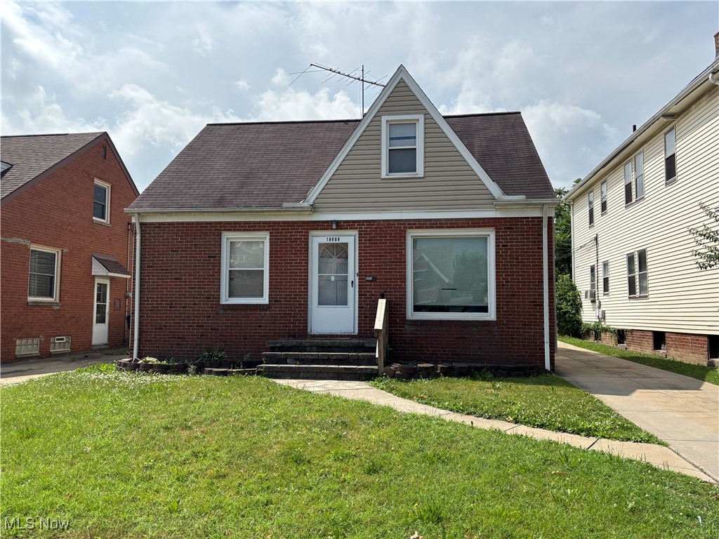 Attention investors or first-time buyers.
This adorable 3 bedroom, 1 bath home is waiting for you.
The tenant is paying $1300 per month, plus all utilities.
Tenant's lease goes month to month effective 8.31.25.
Home will be POS compliant by closing.
The foundation was re-done in 2019. New furnace 2022, hot water tank 2024, LVP flooring upstairs 2022,
washing machine 2021, new fridge 2020, back steps replaced 2021.The home has vinyl windows.
24 hours' notice for showings. Excellent central location. Minutes to downtown, the east or west sides. Close to restaurants, shopping, medical, educational facilities and highways.