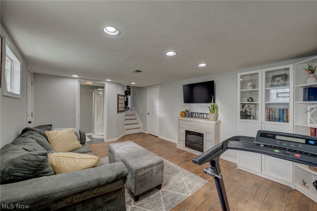 Hlld Acres - Residential