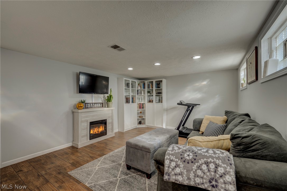 Hlld Acres - Residential