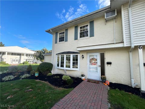 Photo for 6 Meadowlawn Drive 19