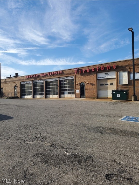 Many possibilities! Prime mix-use space located in high traffic area of downtown Wadsworth, Ohio. 134 College Street is approximately 2,641 square foot with a approximately 900 SF office/showroom with two private restrooms and 1,735 SF large industrial space with 4 large overhead doors. Space offers an abundance of parking spaces for customers, employees and any company vehicles.
Take advantage of all that downtown has to offer business owners including Main Street Wadsworth's First Friday events. This would be a great space for an automotive or like service center, fitness center, restaurant, or retail space. Additional 1,955 SF in adjacent unit available for lease.
In addition to base rent pays gas and electric