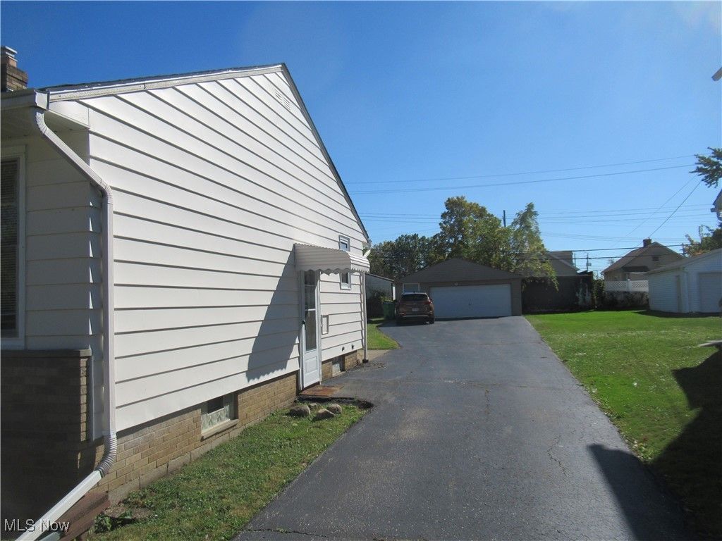 Photo of 82 Best Street, Bedford, OH 44146 (MLS # 5164263)