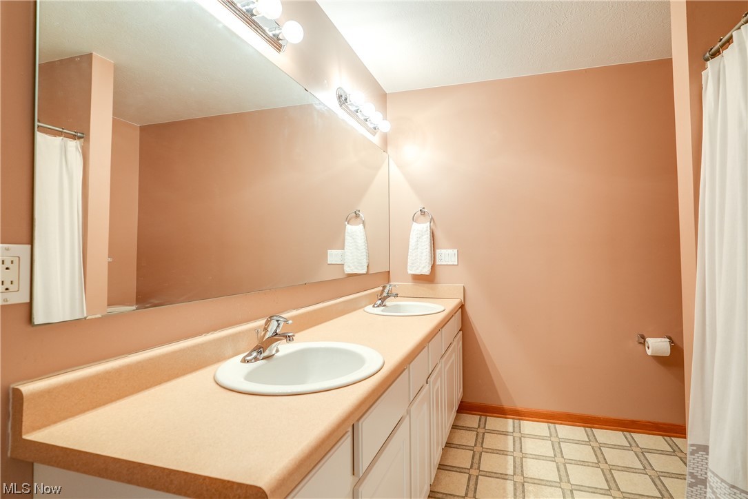 Hawks Nest - Residential