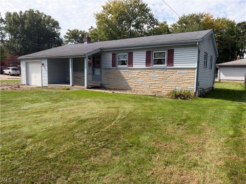 Homes For Sale - 1758 Lancaster Drive<br/> Youngstown, OH 44511