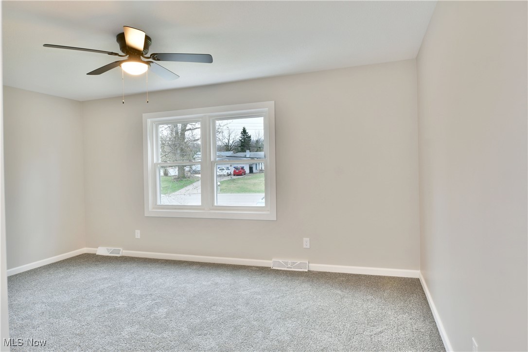 2474 Johnnycake Road, Warren, Ohio image 31