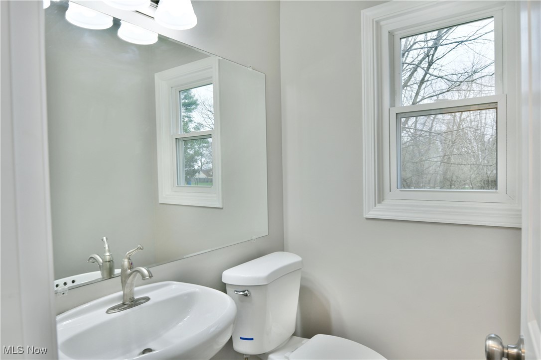 2474 Johnnycake Road, Warren, Ohio image 14