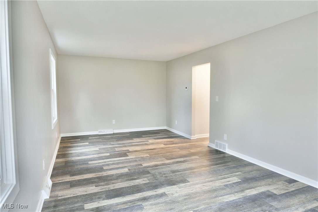 2474 Johnnycake Road, Warren, Ohio image 11