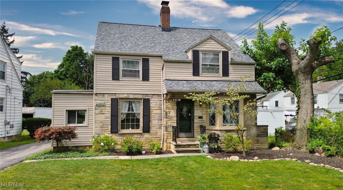 A MUST SEE!!! Charming Updated Cottage-Style Colonial in Prime University Heights Location
Welcome to this beautifully updated single-family home, brimming with character and modern comforts. This cottage-
style colonial offers three spacious bedrooms and a fully renovated full bathroom, all thoughtfully designed for today's
lifestyle.
The bright, updated kitchen is a true centerpiece, while the home's carpeted floors conceal original hardwood
throughout the first and second floors. Built-ins add unique charm and timeless appeal, complemented by a versatile
cedar closet upstairs for seasonal storage.
The fully remodeled basement adds an entire extra living room ideal for entertaining, relaxing, or creating a home
office.
Major upgrades include:
- Brand-new roof (installed just one month ago)
- Brand-new, oversized garage - expanded in height for exceptional storage and organization, plus extra space for
hobbies or a hangout spot. Designed to easily fit two cars with room to spare!
Located just moments from John Carroll University, restaurants, hospitals, and local amenities, this home offers
unmatched convenience.
With updates upon updates, and brimming with character, this move-in-ready home won't last long!