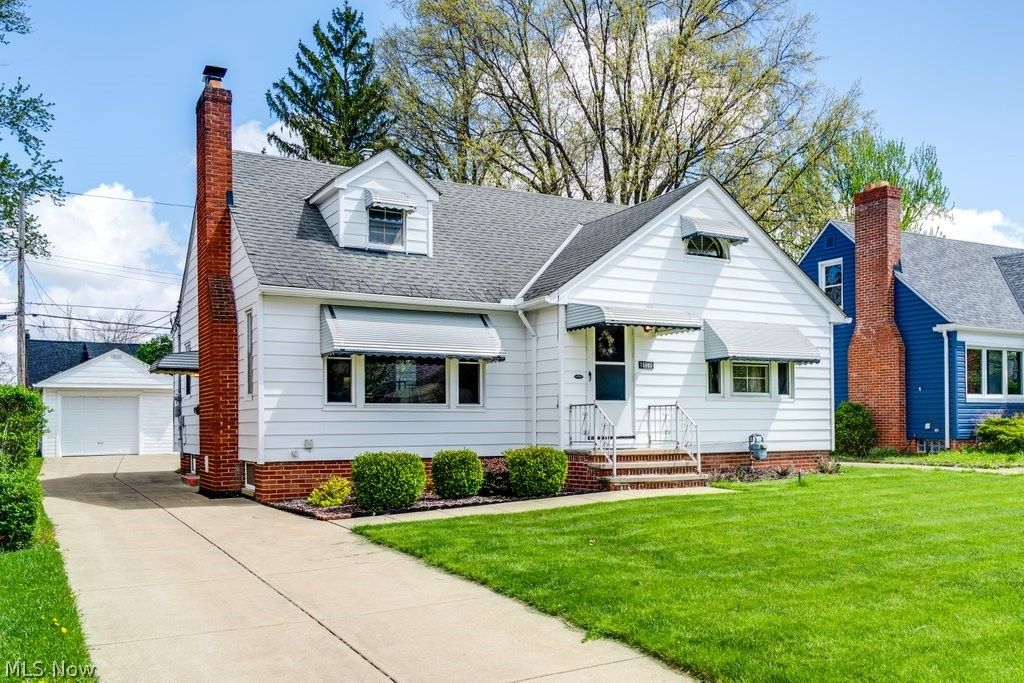 Photo of 16080 Glenridge Avenue, Middleburg Heights, OH 44130 (MLS # 5201557)