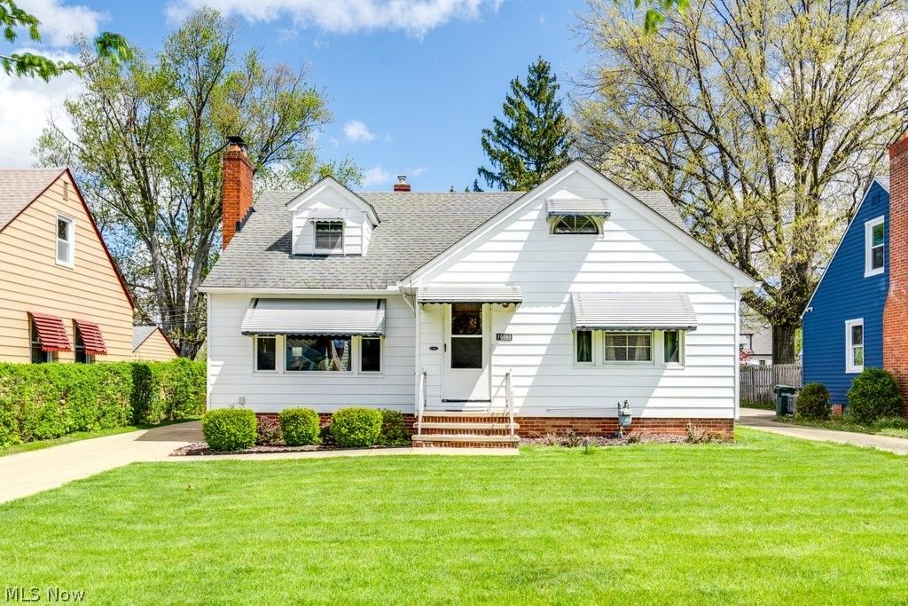 Photo of 16080 Glenridge Avenue, Middleburg Heights, OH 44130 (MLS # 5201557)