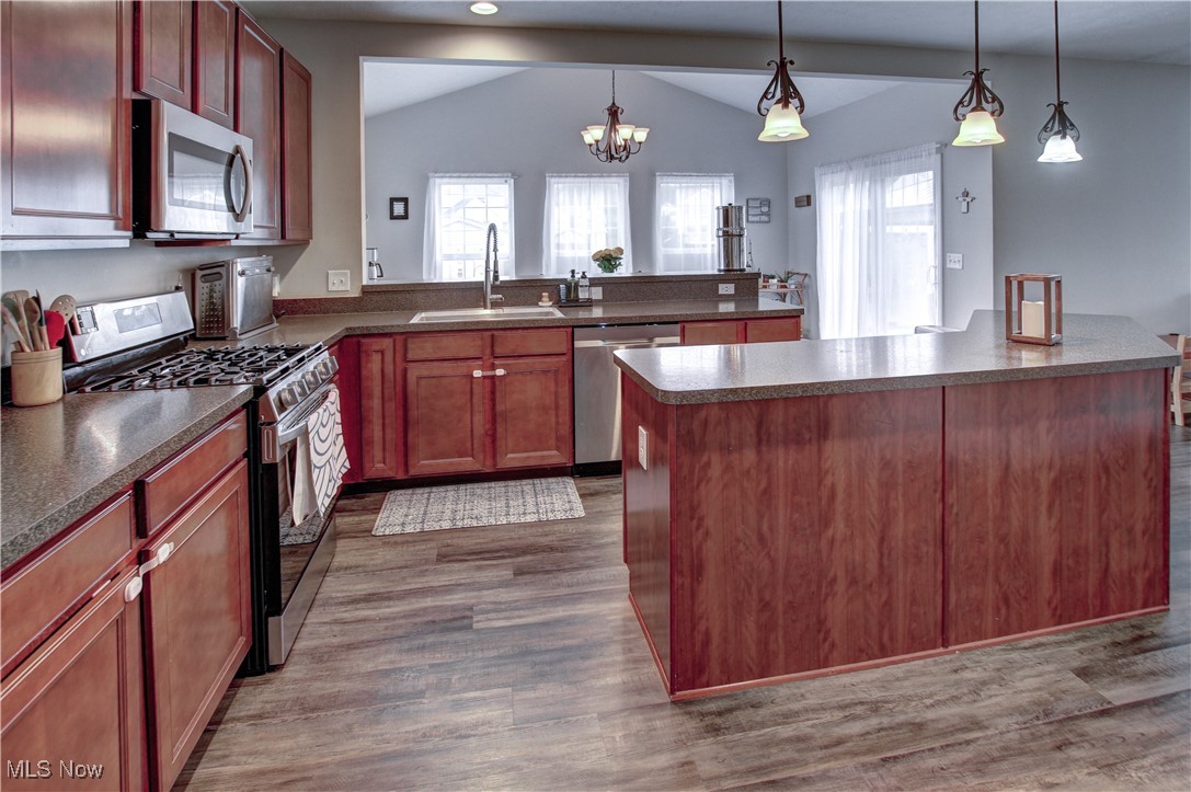 39075 Caistor Drive, Avon, Ohio image 13