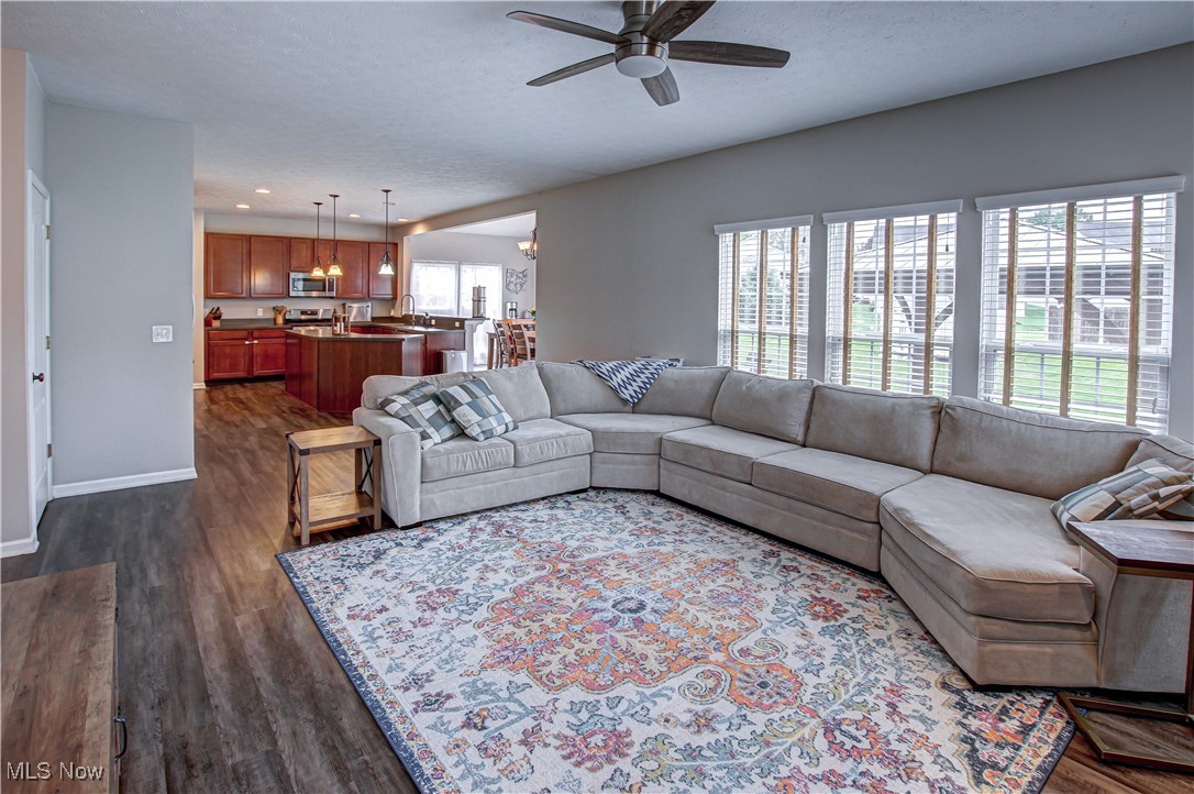 39075 Caistor Drive, Avon, Ohio image 7