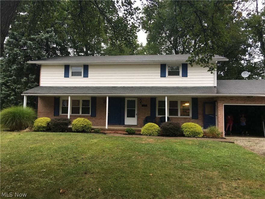 Great Investment with excellent rental history! 
This spacious duplex, in desired location is a great investment or live in one side rent other! Owner has updated both sides: bathrooms have new tubs and surround, ceramic tile, new vanities and counter tops. Large living room on both sides, kitchens have mosaic glass tile backsplash, new fridge and new counters. Bedrooms are spacious with large closets. Basements are dry and clean with laundry facilities and space to have play room or man cave. Fresh paint throughout, attached 2 car garage with new doors. Private back yards on quiet cul-de-sac makes for peaceful setting. Furnace/Ac in 15, Well pump 17, new garage doors, fresh paint and new blinds. One side has a tenant and 1 is newly vacant. IMMEDIATE INCOME POTENTIAL AND MOVE IN READY!!!!