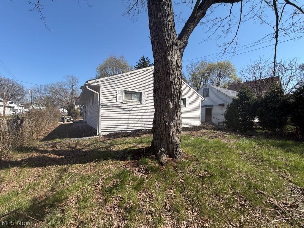 Photo of 22 Uhler Avenue, Akron, OH 44310 (MLS # 5200285)