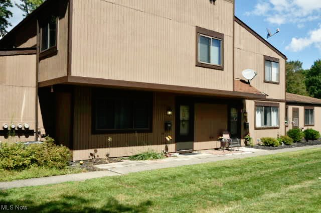 Don’t miss your chance to own a beautifully renovated townhome in the sought-after Lake of the Falls community in Olmsted Falls – all at an unbeatable price! This stunning home boasts spacious rooms filled with natural light and an open-concept layout, perfect for modern living.
Newer flooring throughout, updated fixtures, newer hot water heater, and so much more! The heart of the home is the kitchen, featuring sleek white solid wood cabinets with soft-close doors and dovetail drawers, a convenient pantry, luxurious quartz countertops, and a stylish white subway tile backsplash. Enjoy the newer stainless steel Samsung appliances, including a counter-depth refrigerator, 5-burner gas range (with a 220v range plug for an electric range), dishwasher, and a stainless steel range hood.
The main level also offers a convenient half bath and laundry room, complete with newer washer and dryer.
Upstairs, you'll find three spacious bedrooms, each with soft Mohawk carpeting and ample closet space, as well as a fully updated bathroom with a new vanity, flooring, fixtures, and a beautiful Sterling bathtub with a 3-piece acrylic shower and frameless glass sliding door.
Additional features include central air, an attached one-car garage, a private outdoor patio area, and access to fantastic community amenities like a pool and playground. Most of the furnishings will stay with the property including the chair lift at title transfer.
This is the home you’ve been waiting for – schedule a showing today before it's gone!
