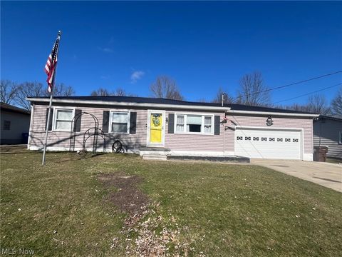 Homes For Sale - 4041 Fairlawn Heights Drive<br/> Trumbull County, Warren, OH 44484