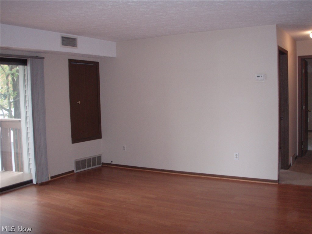 Cedarwood Village Condo 03 - Residential Lease