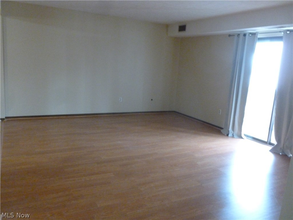 Cedarwood Village Condo 03 - Residential Lease