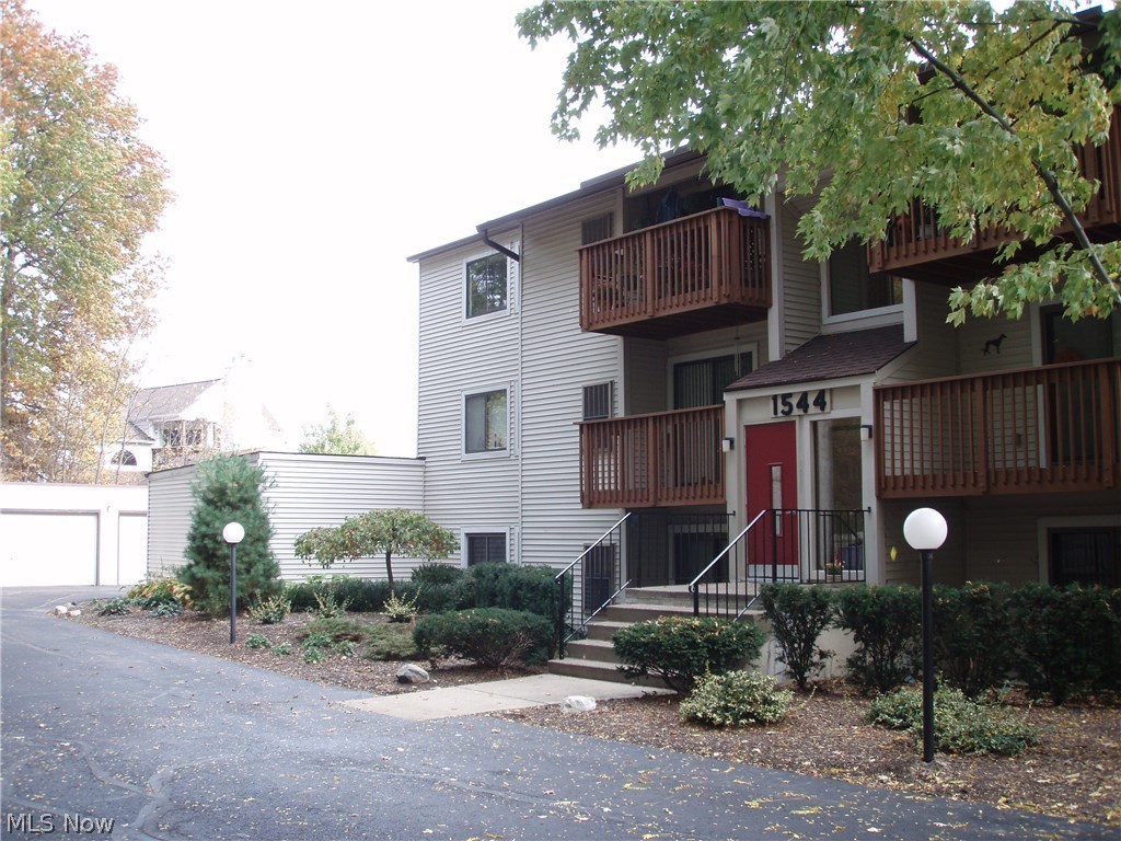 Cedarwood Village Condo 03 - Residential Lease