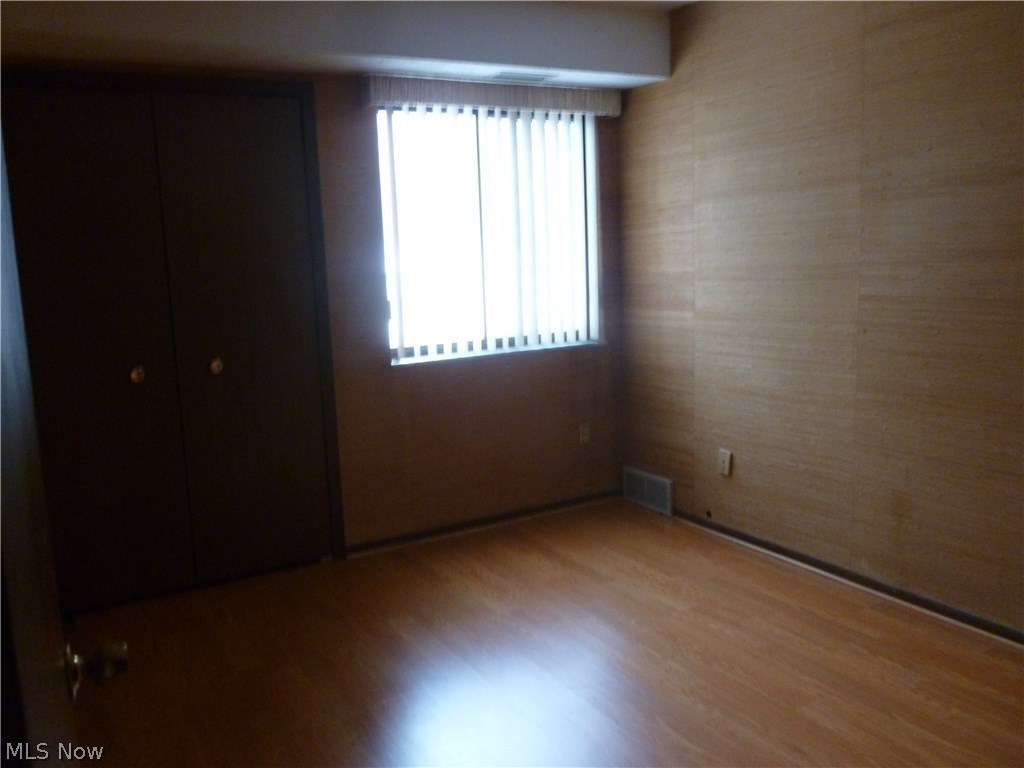 Cedarwood Village Condo 03 - Residential Lease