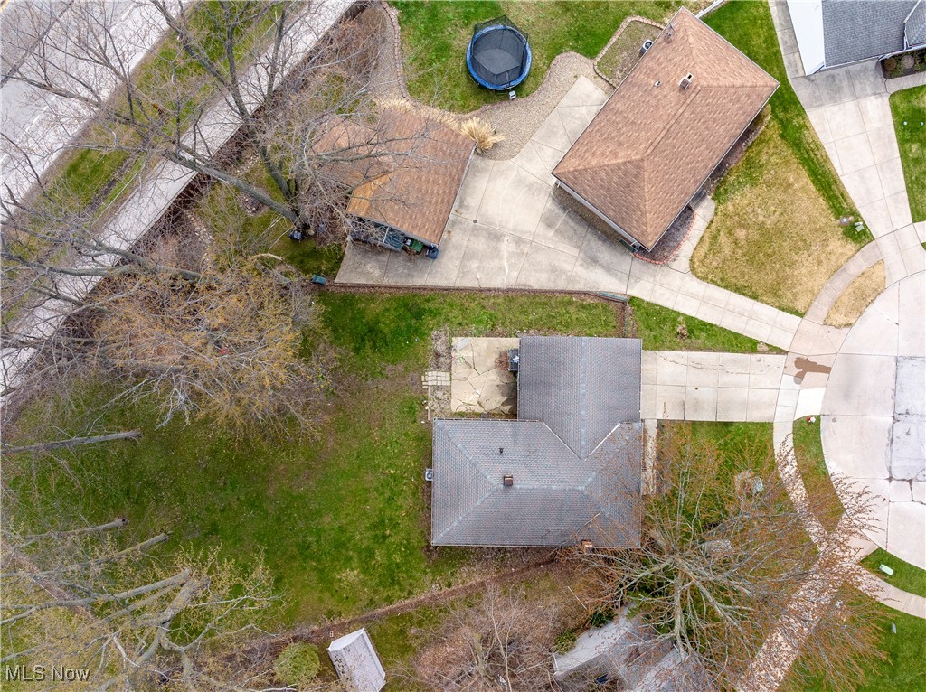 34875 Amy Court, Eastlake, Ohio image 25