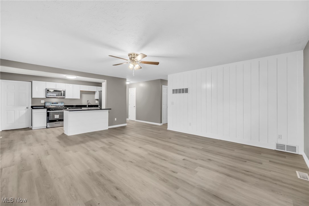 1418 Brookdale Lane, Kent, Ohio image 4