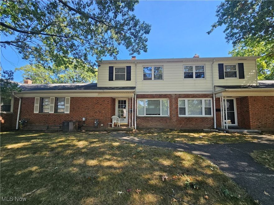 Here's a great opportunity to have an affordable living space. Spacious living room with a dining room. Kitchen and dining room floors were replaced in 2023. Hot water tank replaced in 2023. 
Furnace is from 2007 but has been cleaned and serviced at least every year or two. One car parking garage and visitor parking. Close to shopping, transportation, library, Metro Parks and much more.