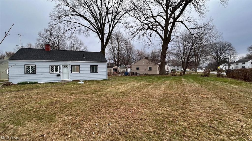 Photo of 4061 Gregus Avenue, Lorain, OH 44055 (MLS # 5207445)
