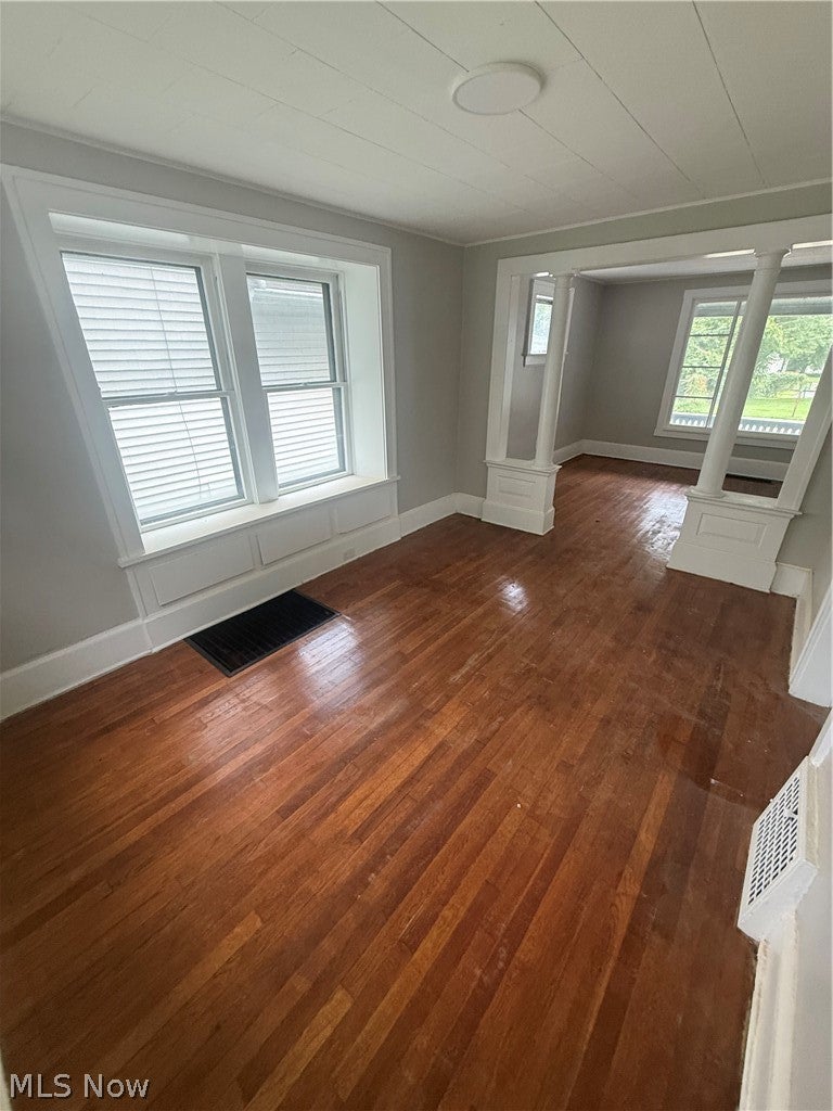 1406 Hart Street
