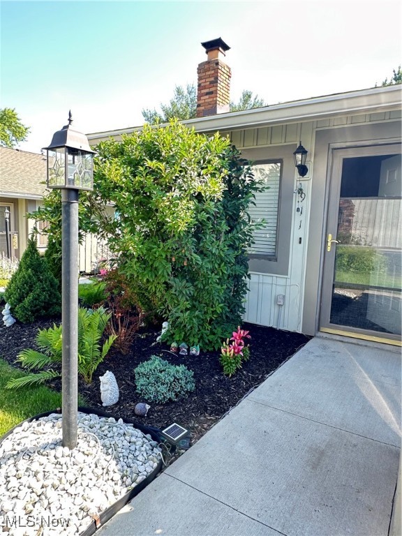 Why rent when you can OWN this RANCH STYLE 3 bedroom Condo has been lovingly maintained and thoughtfully
updated and renovated recently, The three-bedroom, two-full bath ,The owner suite has a walk-in closet and Full
shower Bath, The kitchen full remodeled includes new cabinets with real wood countertop and stainless steel
appliances (2023) Hot water tank (2023) Gutters changed (2024) siding and roof changed last 4 years ,Patio and side
walk concrete changed (2023) ,recently fresh paint ,new door hinges and handles ,new electric outlets and switches
,washer & dryer are also staying with the purchase. The open concept living room ,Woodburn fireplace and dining
area with much natural light. There is a front courtyard patio with a privacy fence. Some updates include garbage
disposal (2020), electrical box updated (2015), heating/AC unit new (2015), plumbing updated over various years
(2016/2023).new ac vent. Great landscaping on edged flowerbed included over 200 flowers.