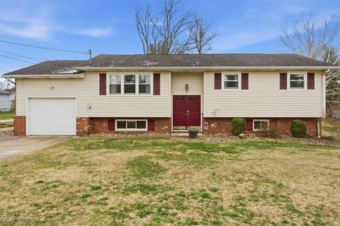 Homes For Sale - 9 Oakbrook Lane Ln<br/> Mineral Wells, WV 26150