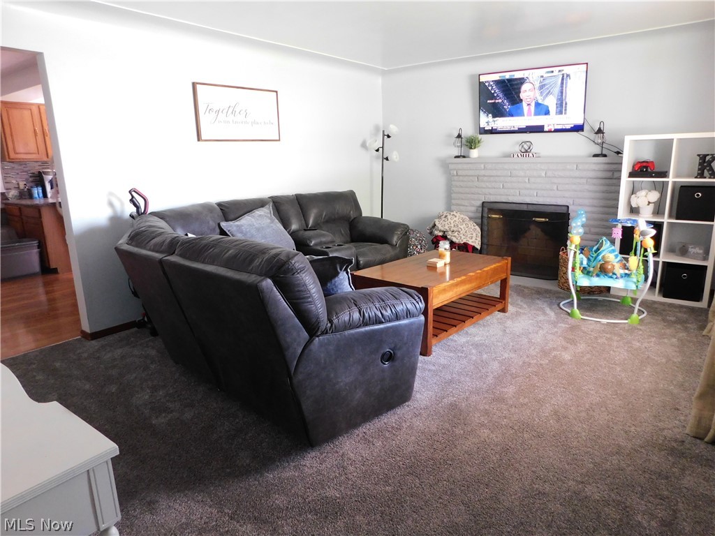 Hubbard Manor 03 - Residential