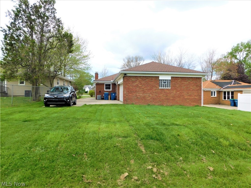 Hubbard Manor 03 - Residential