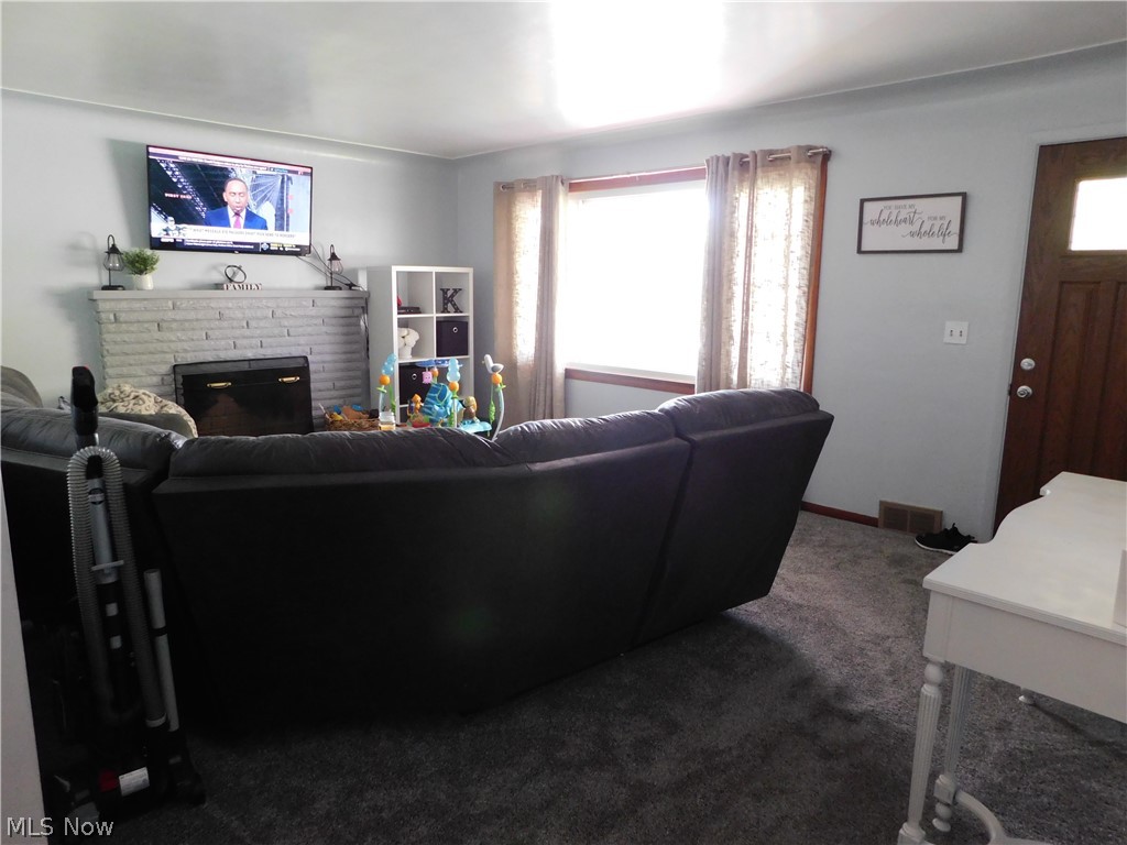 Hubbard Manor 03 - Residential