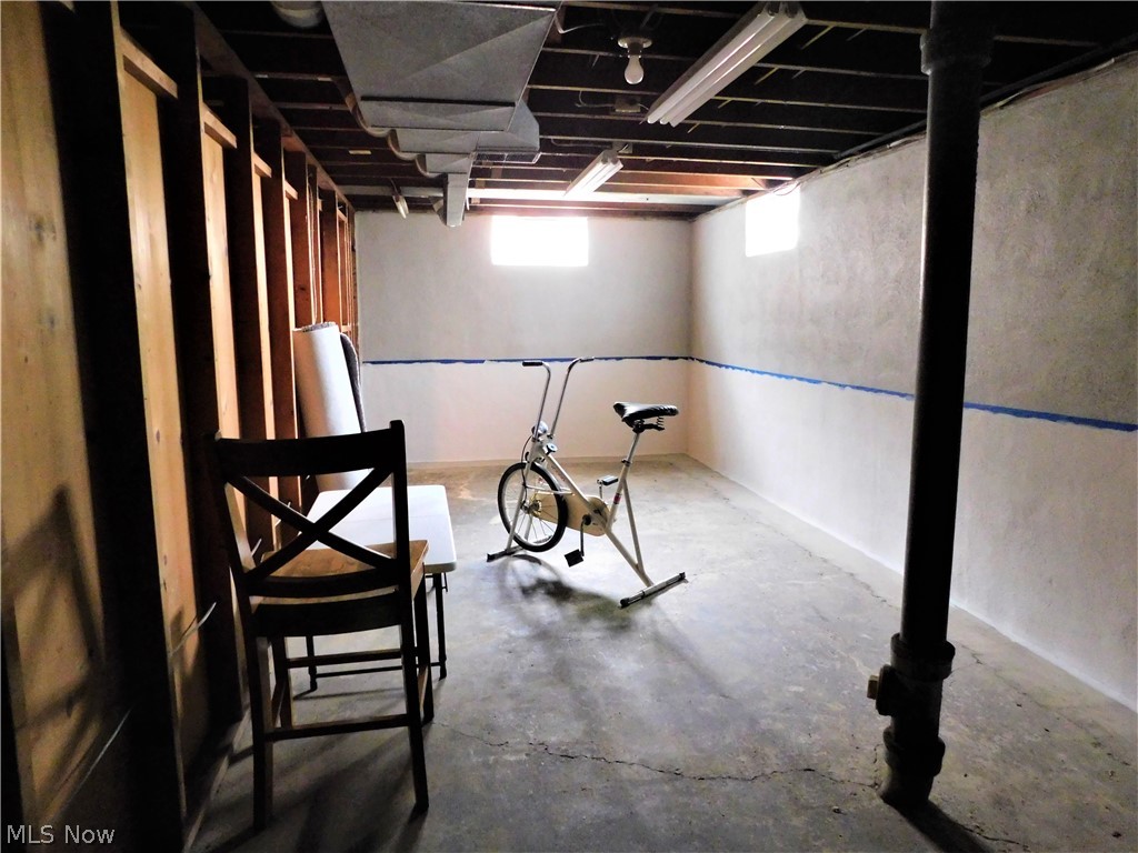 Hubbard Manor 03 - Residential