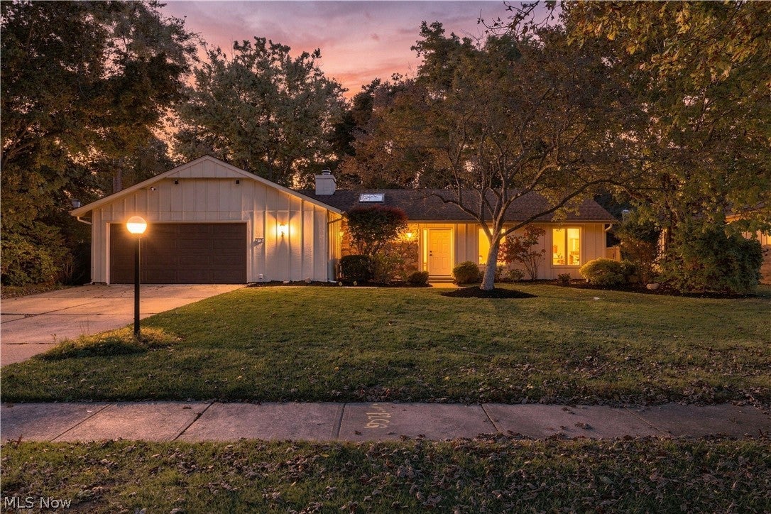 6119 Oakwood Circle