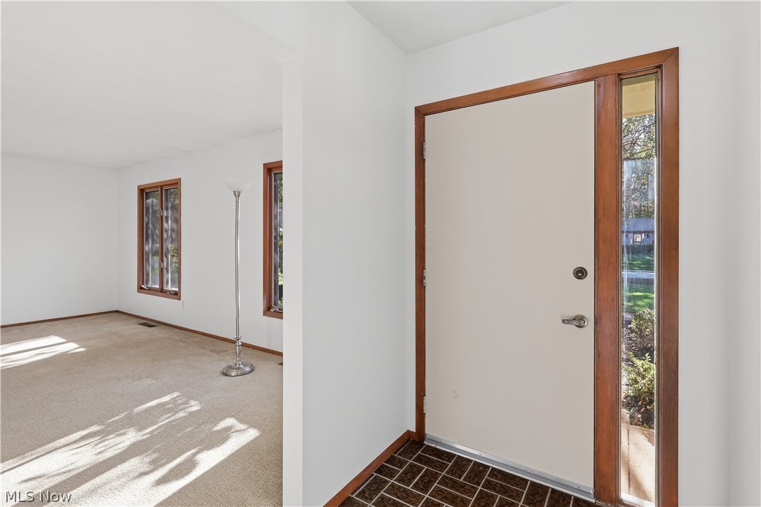 6119 Oakwood Circle