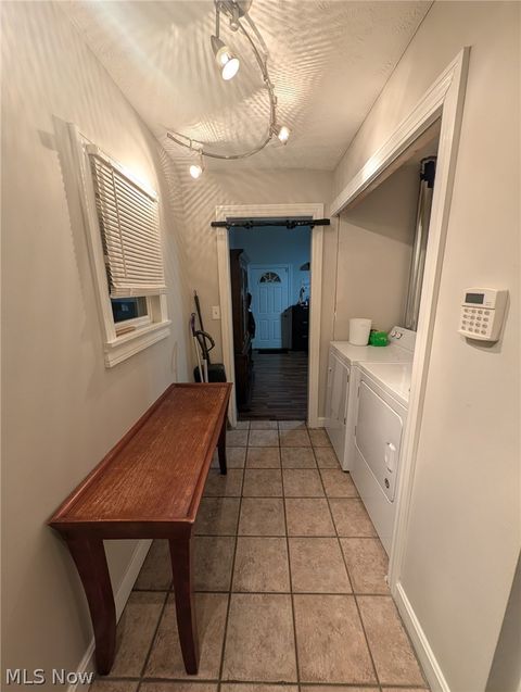 Tiny photo for 852 Kenilworth Avenue SE, Warren, OH 44484 (MLS # 5190069)