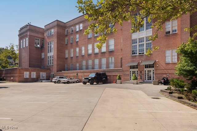 Experience upscale urban living in this stunning 1-bedroom, 1-bath luxury loft located in Cleveland’s vibrant Little Italy neighborhood. Boasting soaring ceilings, oversized windows, and abundant natural light, this residence blends modern elegance with historic charm.
The open-concept layout features a stylish kitchen with stainless steel appliances, sleek cabinetry, and ample counter space. In-suite laundry offers ultimate convenience, while the spacious bedroom and spa-inspired bathroom create a relaxing retreat.
Step outside and you’re just moments from award-winning restaurants, boutique shopping, world-class art museums, and cultural attractions. Enjoy easy access to University Hospitals, Cleveland Clinic, and Case Western Reserve University, all within minutes of your front door.
Whether you’re seeking a sophisticated home base or a place to immerse yourself in Cleveland’s most artistic and flavorful neighborhood, this loft delivers the perfect blend of luxury, location, and lifestyle.
