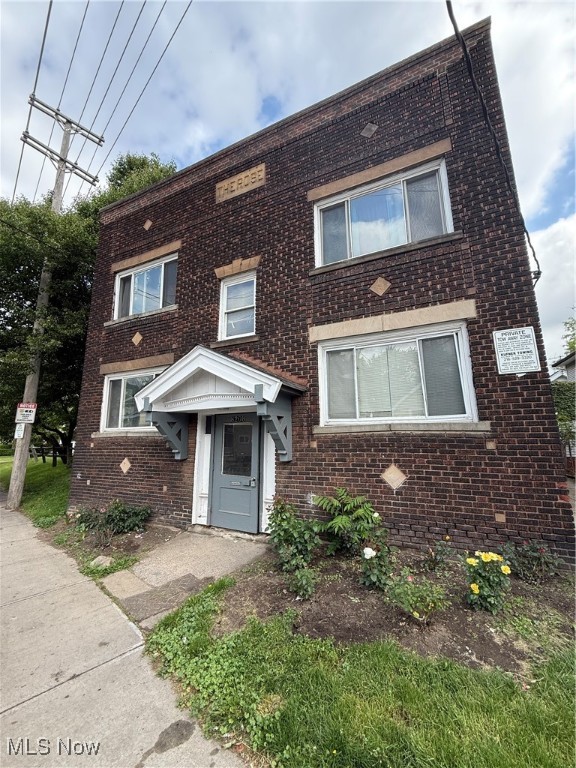 Clean, affordable studio apartment located on Cleveland's west side. Recently painted with a updated kitchen and bath including fridge and stove. Vinyl windows, vinyl flooring, ceiling fan and much, much more. Come make this house a home! Call listing agent to schedule appointment. Rental requirements:Credit score of 600+. 500 - 600 is considered conditional.Less than 3 items in collections, excluding student loan and medical. Monthly income of 2.5 times the amount of the monthly rent.Thorough Eviction Check. $50 Non Refundable App Fee for all Adults who will be occupying the property.Applications can only be completed online.Typical Security Deposit equivalent to one months rent, pending results of background checks. Tenants must have the electric and gas transferred into their name. All tenants must obtain renters insurance prior to receiving keys to the property.