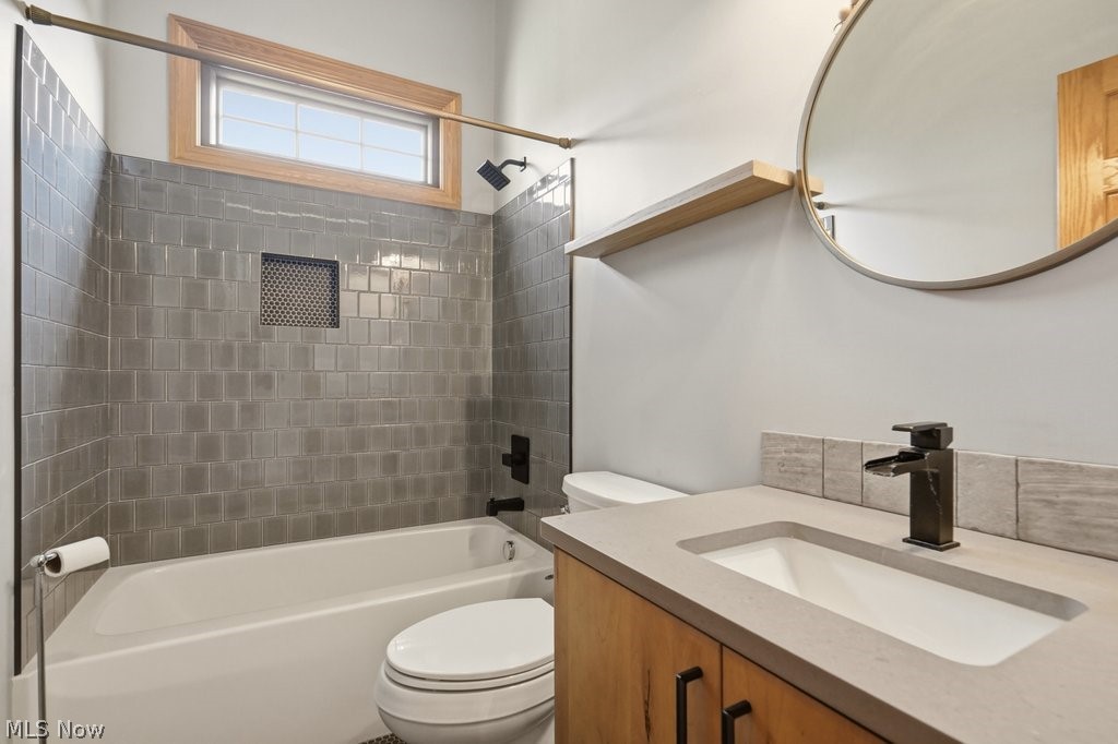 Villas/Saint James Place 02 - Residential