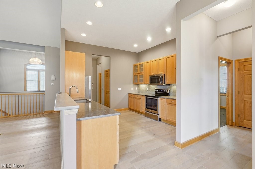 Villas/Saint James Place 02 - Residential